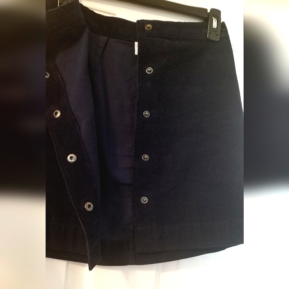 Old Navy Mini Skirt - Picture 3 of 4